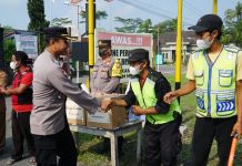 Bentuk Peduli Pada Supeltas, Kapolres Blitar Berikan Bantuan dan Sarana Kontak