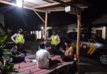 Polsek Sanankulon Gelar Patroli Malam Hari Antisipasi Gangguan Kamtibmas Serta Sambang Poskampling