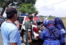 Laka Lantas di Jalan Raya Desa Ringinanyar, Polsek Ponggok Langsung Datangi TKP