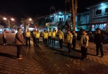 Ciptakan Kamtibmas Yang Kondusif Polsek Mengwi Laksanakan Patroli Malam Minggu