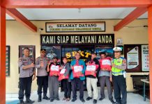 Wujud Kepedulian Polsek Kawasan Pel. Benoa Berbagi Sembako Dengan Awak Media.