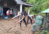 Wujud Polri Peduli Bencana, Raimas Sat Samapta Polres Blitar Bersama Warga Evakuasi Tanah Longsor