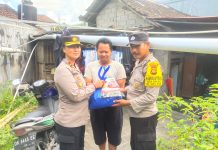 Beri Paket Sembako Untuk Warga, Ini Kata Wakapolres Badung !!
