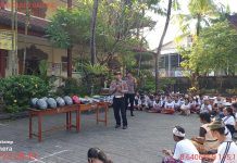 Bhabin Tibubeneng Dampingi Sat Lantas Polres Badung Sosialisasi Tata Tertib Berlalu Lintas