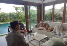 Viral ! WNA Kecebur Di Pantai Cemagi