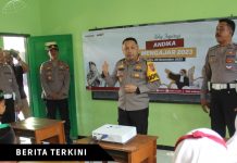 Kapolres Kediri Kota, Mendadak Jadi Guru Pada Kelas Inspirasi di MI dan MTS Miftahul Afkar Selotopeng