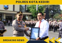 Berhasil Ungkap kasus Pengeroyokan di Bantaran Sungai Brantas, Anggota Sat Reskrim Diganjar Penghargaan