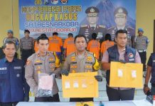 Polresta Sidoarjo Amankan Pasutri Diduga Pengedar Narkoba, Bukti Sabu 137,57 gram Disita