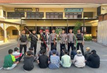 Harkamtibmas Polres Pelabuhan Tanjungperak Amankan 14 Anggota Komplotan Gangster di Tambak Wedi