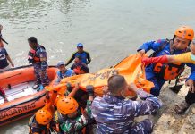 Dua Hari Team SAR Gabungan Baru Temukan Korban Tenggelam Saat Memancing Di Perairan Laut Desa Ambat Pamekasan