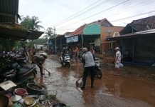 Polres Situbondo Terjunkan Personel Bantu Warga Terdampak Banjir