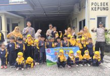 Polsek Kepung Kenalkan Profesi Kepolisian kepada Siswa PAUD Al Hasan Brumbung