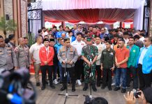 Kapolri dan Panglima TNI Buka Kegiatan Baksos Presisi : Pastikan Kebutuhan Pokok Terjaga Selama Ramadan