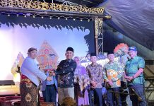 Warga Dusun Ngadirejo Gelar Wayang Kulit Meriahkan Tradisi Bersih Dusun