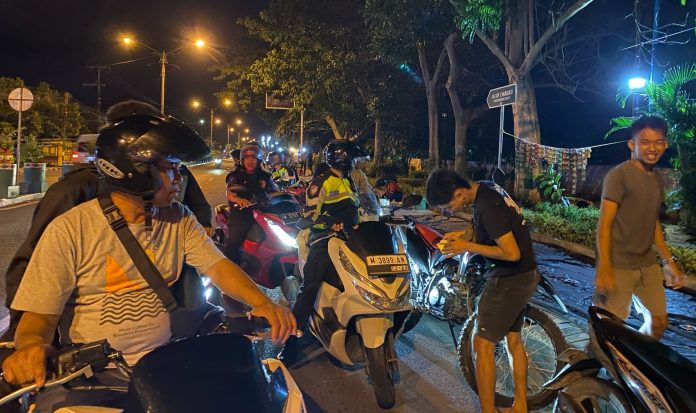 Keterangan foto: Polisi saat amankan kendaraan, minggu(27 April 2025).