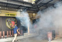 Polres Nganjuk Fogging Disinfektan dan DBD, Wujudkan Lingkungan Kerja yang Sehat