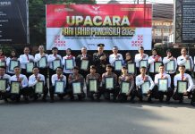 Kapolrestabes Surabaya Terima Penghargaan di HJKS ke-732 Wujud Dedikasi Jogo Suroboyo