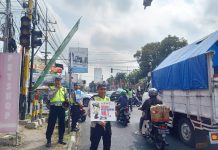 Operasi Patuh Semeru 2025 Polres Malang Sapa Pengendara, *Operasi Patuh Semeru 2025 Polres Malang Sapa Pengendara, Sosialisasikan Kamseltibcarlantas