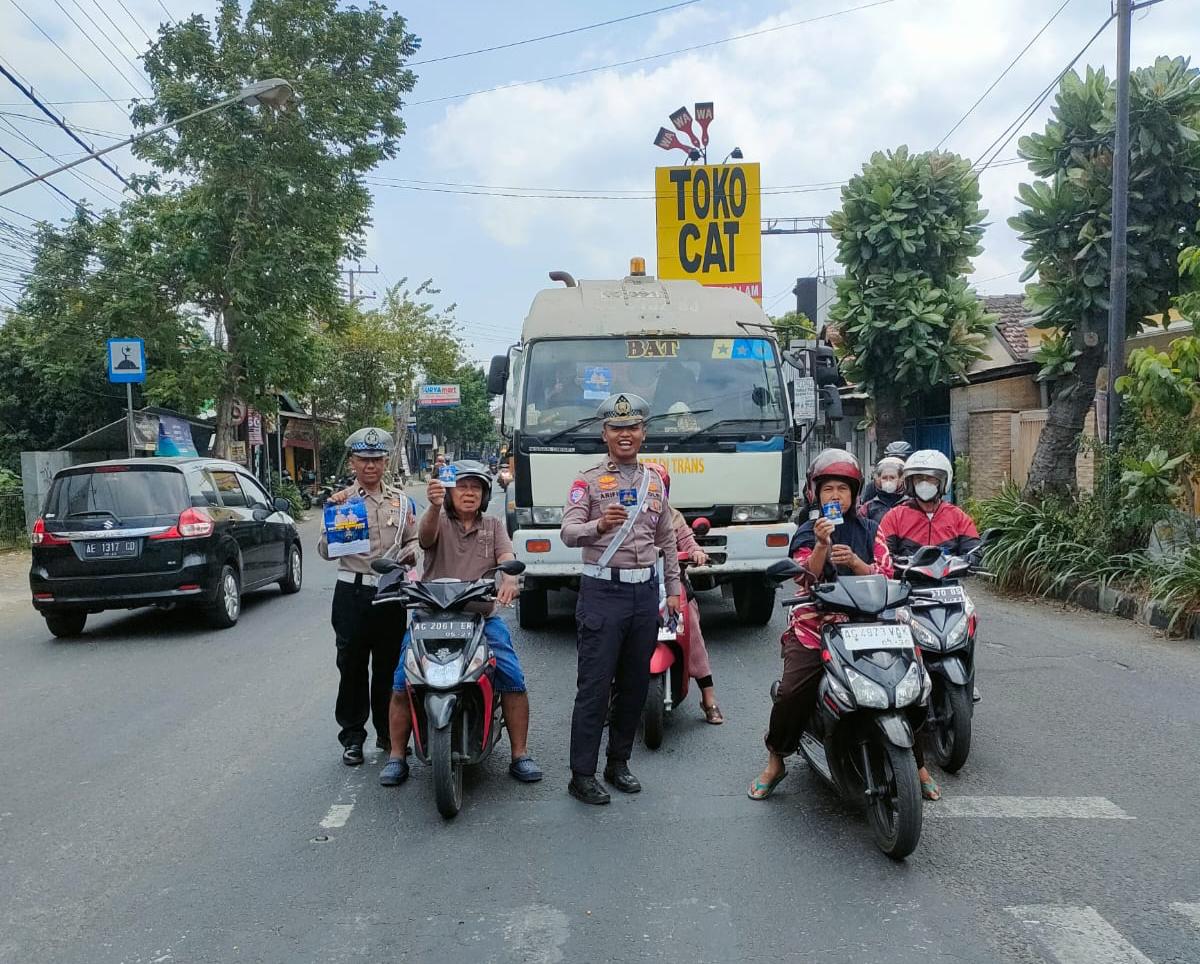 Satlantas Polres Kediri Kota Survei Jalur Rawan Laka dan Sosialisasi Ops Patuh Semeru 2025