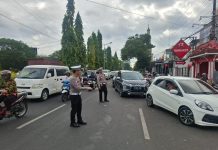 Lakukan Pengawalan Polres Jember Perlancar Jalur Pendistribusian BBM, Masyarakat Dihimbau Tidak Panic Buying