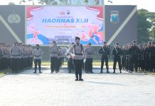 Anggota Sat Brimob Polda Jatim Terima Penghargaan KPLB dari Kapolri