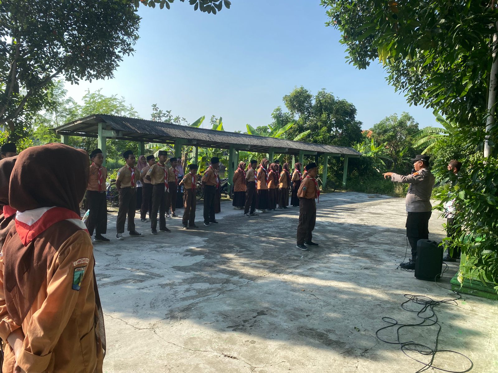 Kanit Binmas Polsek Kalitengah Jadi Pembina Apel di MTs Miftahul Ulum Kuluran