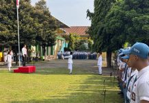 PJU Polres Kediri Kota Jadi Pembina Upacara di Sekolah, Tekankan Disiplin dan Tertib Bermedia Sosial