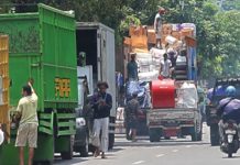 Garang di Media, Tumpul di Lapangan! Baihaki Sindir Pemkot Surabaya Soal Bongkar Muat Liar