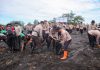 Polres Lumajang Gelar Aksi Bersih – bersih Wujudkan Pantai Watu Pecak Asri