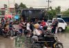 MAKI Jatim Tetap Berbagi di Tengah Rintik Hujan, 250 Paket Takjil Dibagikan di Raya Juanda