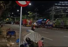 Jalan Jagir Wonokromo Ditutup Dua Arah Akibat Aksi Demo Sopir Truk, Arus Lalu Lintas Lumpuh
