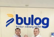 Direksi PT Media Informasi Realita Apresiasi Kinerja Bulog Kediri, Serahkan Cinderamata Penghargaan