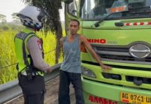 Satlantas Polres Kediri Kota Gencarkan Patroli dan Edukasi Sopir Truk di Kawasan Rawan Kecelakaan
