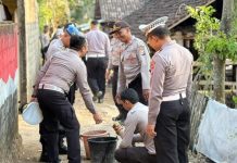Polres Gunungkidul Salurkan Air Bersih dan 25 Paket Sembako untuk Warga Padukuhan Pudak